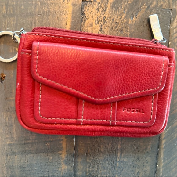 Fossil Cherry Red Wallet leather keychain - Picture 1 of 4